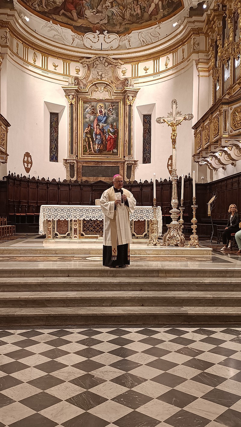 Il Vescovo Francesco Massara durane la cerimonia di riapertura della Cattedrale